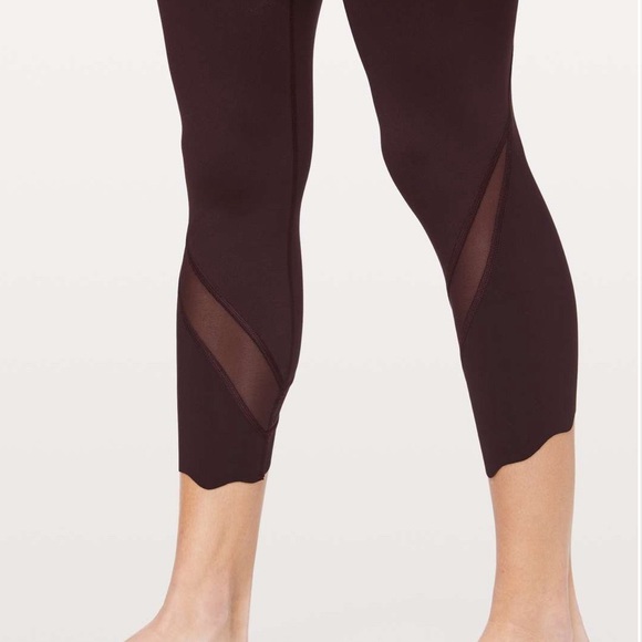 Lululemon Wunder Under Crop Roll Down Scallop Full-On Luxtreme 23” Plum Shadow - Picture 3 of 7